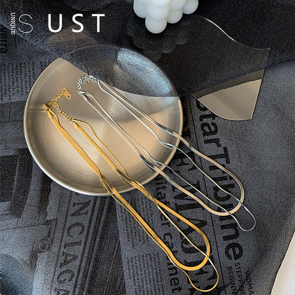 Дамско двуредно колие в златист цвят