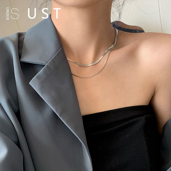 Дамско двуредно колие в златист цвят