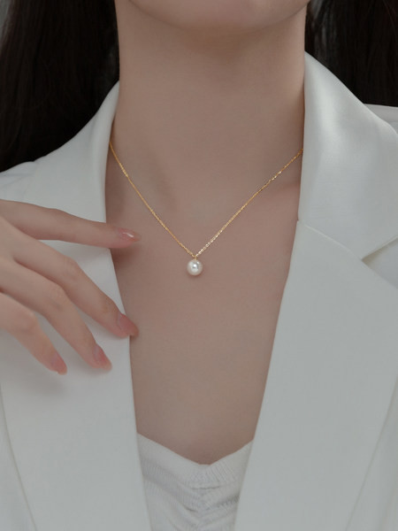 Γυναικείο κολιέ με πέρλα μενταγιόν σε χρυσό χρώμα