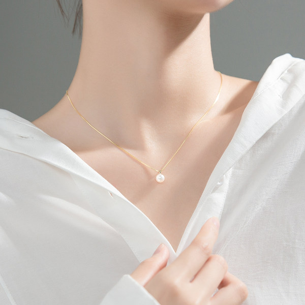 Елегантно дамско колие с декоративна перла