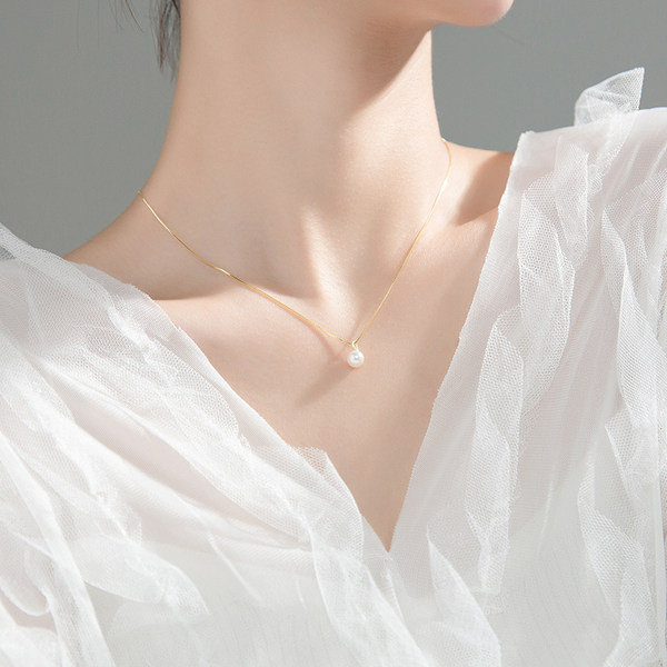 Елегантно дамско колие с декоративна перла