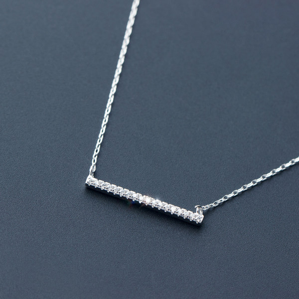 Γυναικείο κολιέ σε ασημί χρώμα - δύο μοντέλα