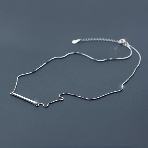 Γυναικείο κολιέ σε ασημί χρώμα - δύο μοντέλα