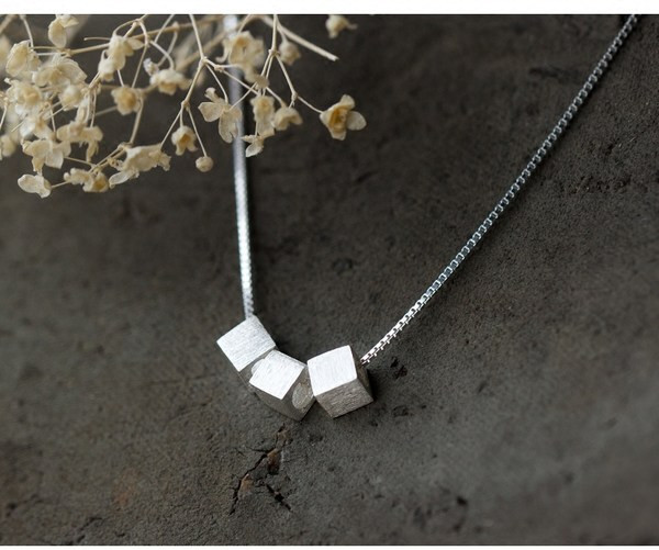 Ежедневно колие с висулки - за жени