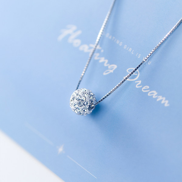 Γυναικείο ντελικάτο κολιέ σε ασημί χρώμα με διακόσμηση από πέτρες