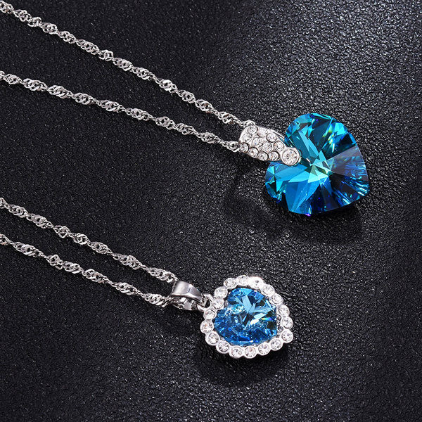 Ženska ogrlica sa kamenčićima u boji