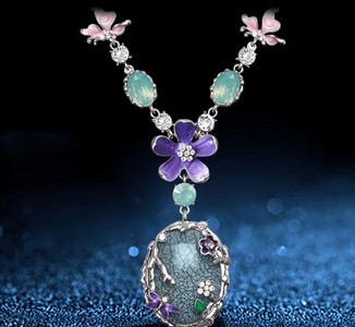 Σύγχρονο γυναικείο κολιέ με πέτρες