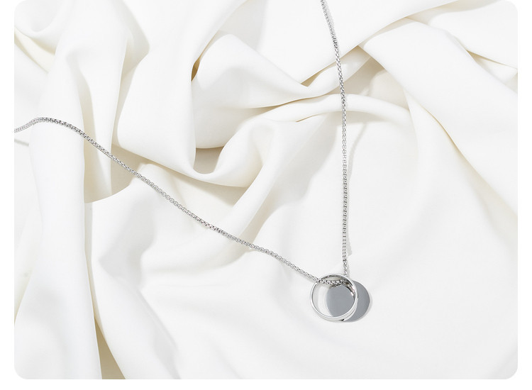 Γυναικείο κολιέ με μενταγιόν διάφορα μοντέλα σε ασημί χρώμα