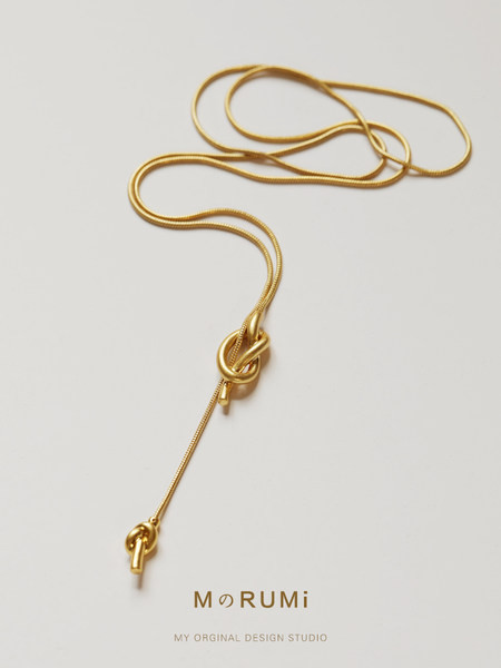 Ženska elegantna ogrlica sa privjeskom u zlatnoj boji