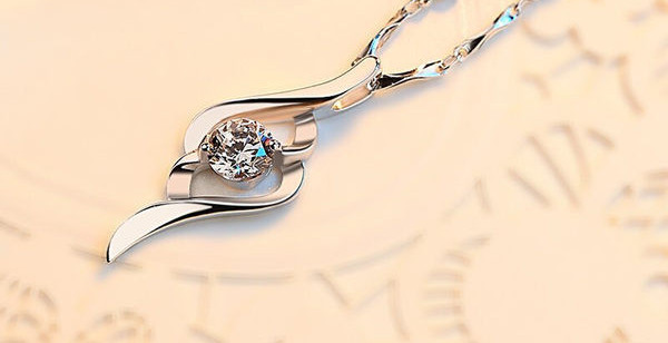 Γυναικείο κολιέ με μενταγιόν