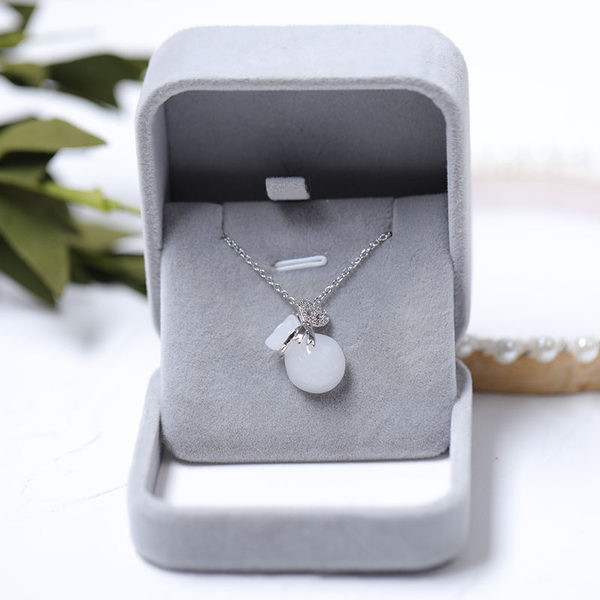 Moderna ženska ogrlica sa privjeskom - srebrna i zlatna boja