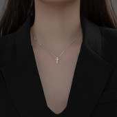 Tanki srebrni lančić s privjeskom u obliku križa