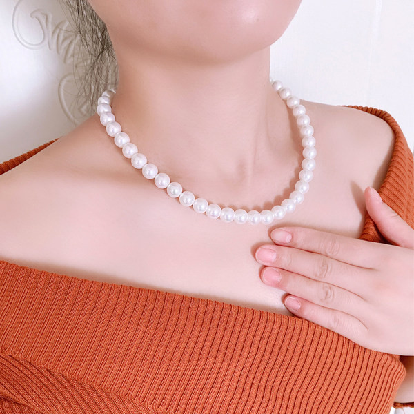 Κομψό γυναικείο κολιέ με πέρλες