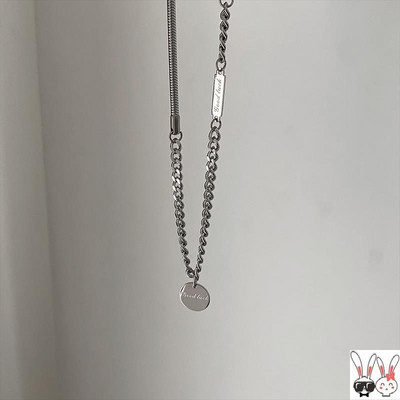 Γυναικεία αλυσίδα σε ασημί χρώμα με μενταγιόν