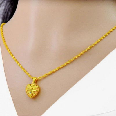 Moteriškas auksinis karoliai su pakabuku – keli modeliai