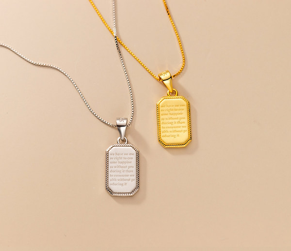 Κολιέ με μενταγιόν από εποξειδική ρητίνη - διχρωμία