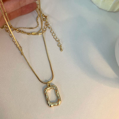 Γυναικείο ατσάλινο κολιέ με τετράγωνο μενταγιόν