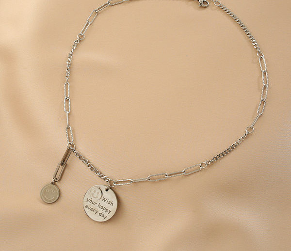 Ежедневно дамско колие с две висулки с надпис