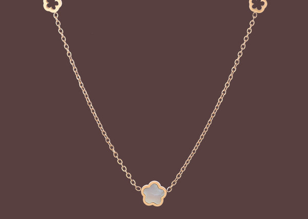 Дамско модерно колие с висулка - златист цвят