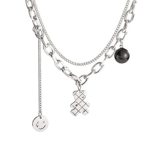 Двуредна верижка с висулки в сребрист цвят