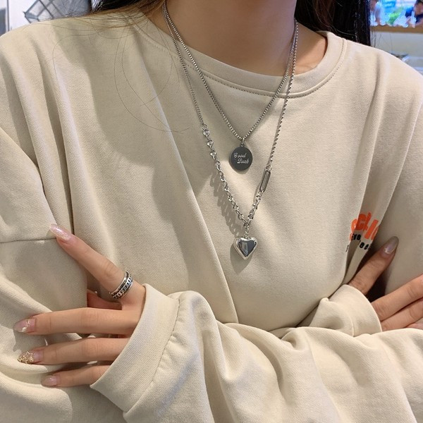 Дамско сребристо колие с висулки