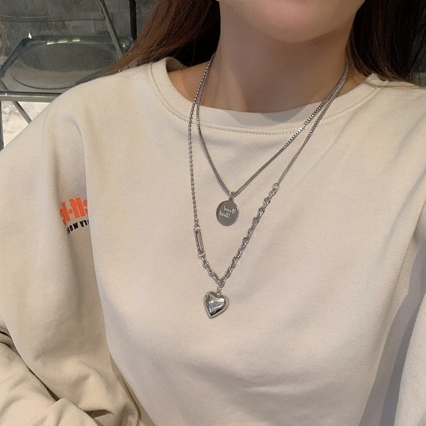 Дамско сребристо колие с висулки