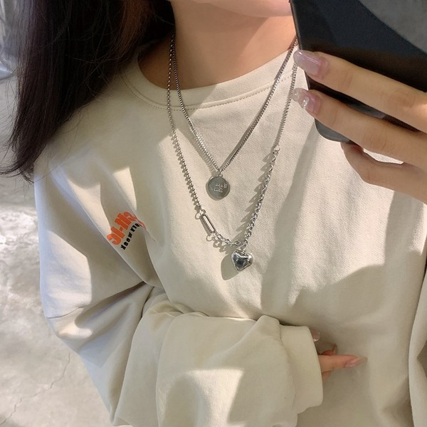 Дамско сребристо колие с висулки