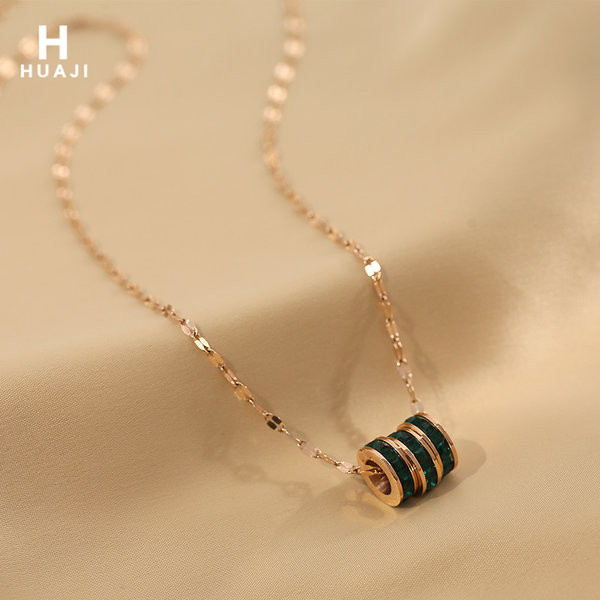 Μοντέρνα γυναικεία αλυσίδα με μενταγιόν με χρωματιστές πέτρες