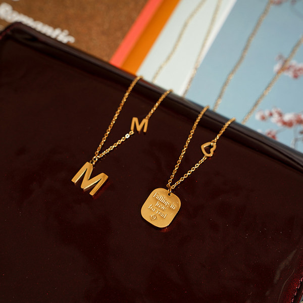 Дамска тънка верижка с висулка - два модела