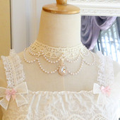 Κομψό γυναικείο κολιέ με πέρλες και πέτρα