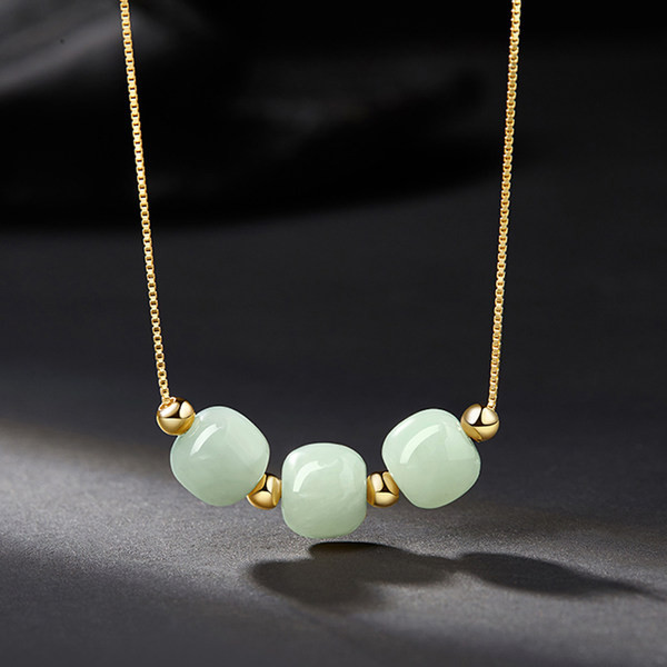 Λεπτό κολιέ σε χρυσό χρώμα και διακόσμηση από Jade