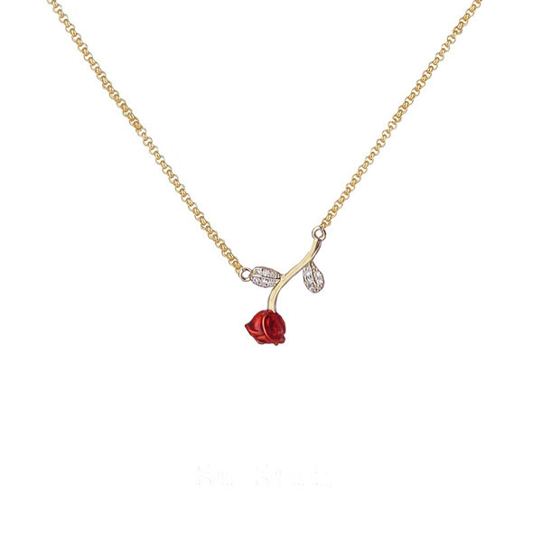 Κομψό γυναικείο κολιέ με μενταγιόν λουλουδιών