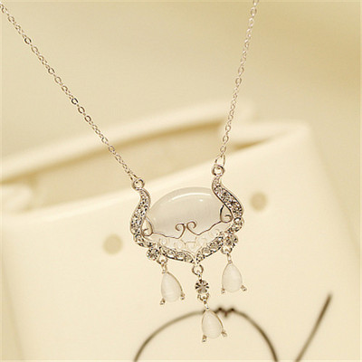 Κομψό γυναικείο κολιέ με πέτρες - δύο μοντέλα