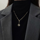 Κομψό γυναικείο κολιέ με λεπτό μενταγιόν - διχρωμία