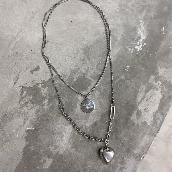 Moderna ženska srebrna ogrlica sa dva privjeska