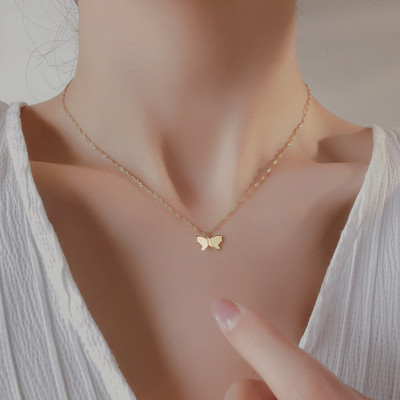 Ženske ogrlice sa privjescima nekoliko modela