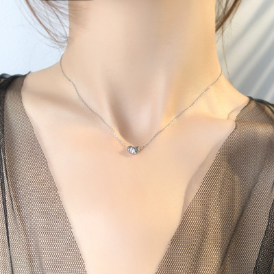 Ženske ogrlice sa privjescima nekoliko modela