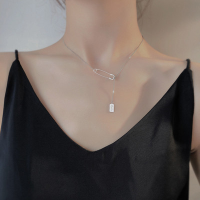 Ženske ogrlice sa privjescima nekoliko modela