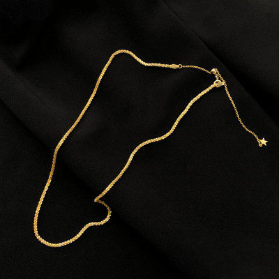 Ženske ogrlice sa privjescima nekoliko modela