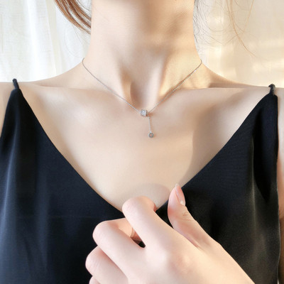 Ženske ogrlice sa privjescima nekoliko modela