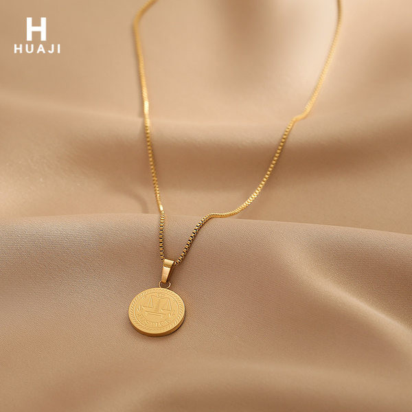 Novi model ženskog zlatnog lančića sa privjeskom