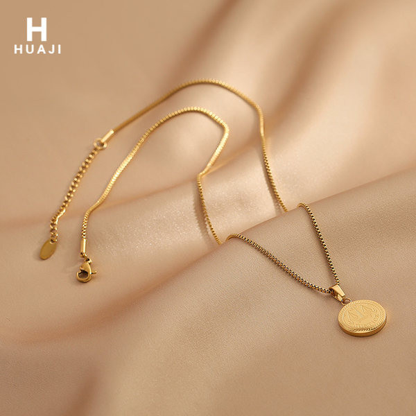 Novi model ženskog zlatnog lančića sa privjeskom