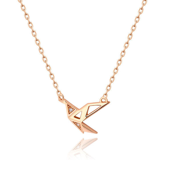 Дамско златисто колие с висулка и камъни