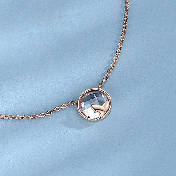 Μοντέρνο γυναικείο κολιέ σε δύο χρώματα με πέτρα