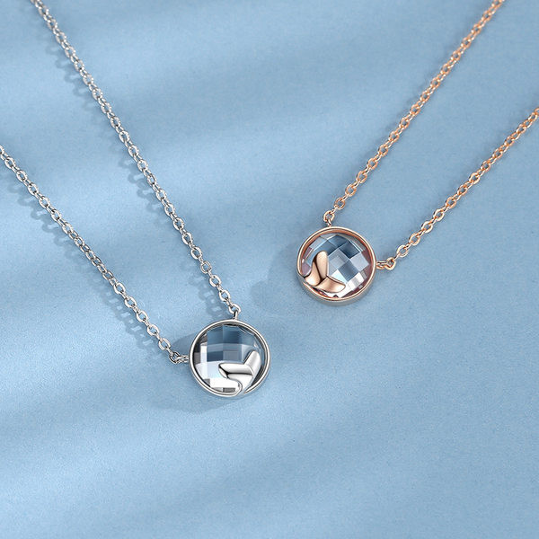 Μοντέρνο γυναικείο κολιέ σε δύο χρώματα με πέτρα