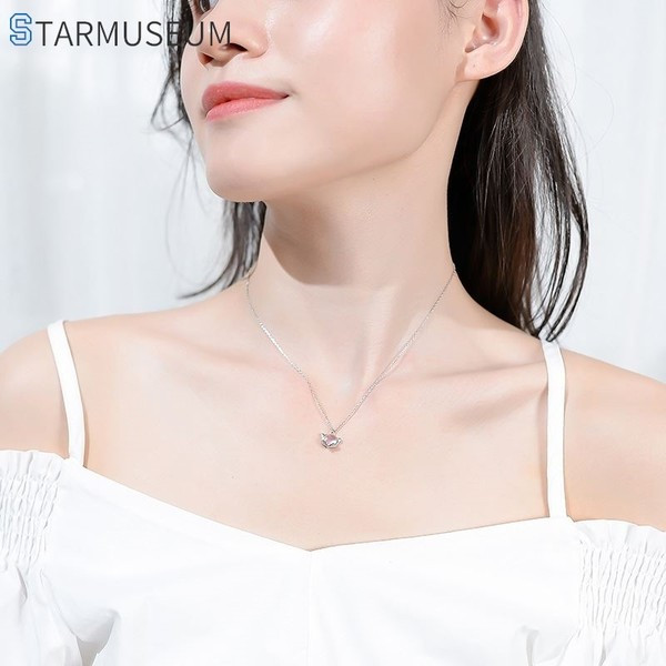 Κομψό ασημένιο κολιέ με μενταγιόν