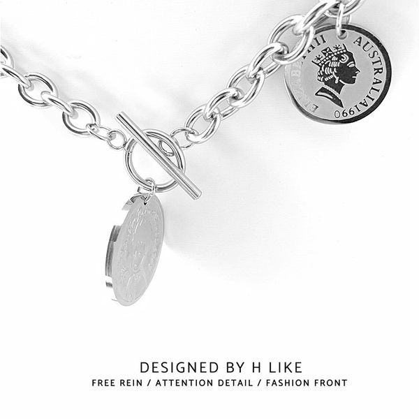 Γυναικεία αλυσίδα με μενταγιόν - ασημί χρώμα