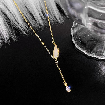 Μοντέρνο γυναικείο κολιέ με μενταγιόν σε διάφορα μοντέλα