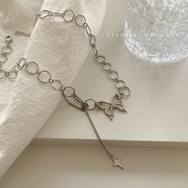 Γυναικείο ασημένιο κολιέ με μενταγιόν και πέτρες