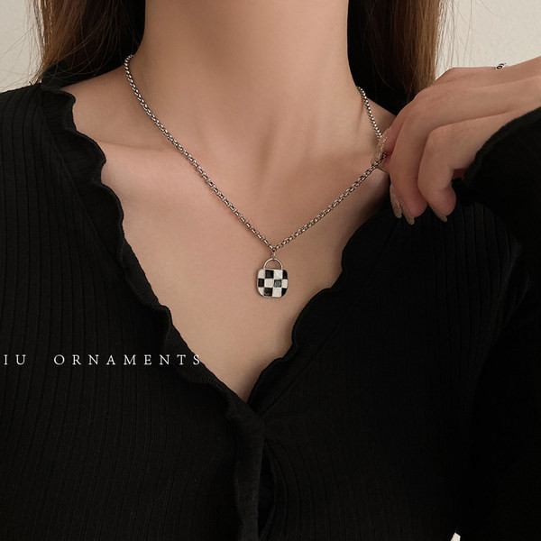 Γυναικεία αλυσίδα δύο σειρών σε ασημί χρώμα